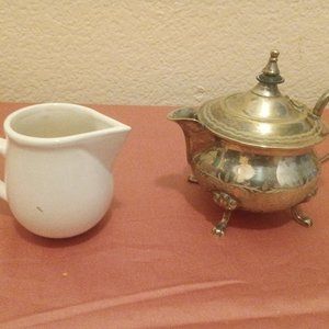 Lot of vintage milk craamer